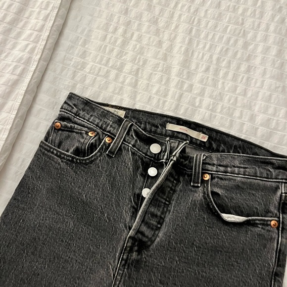 Levi Wedgie fit Jeans - Picture 2 of 5